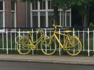 gele fietsen